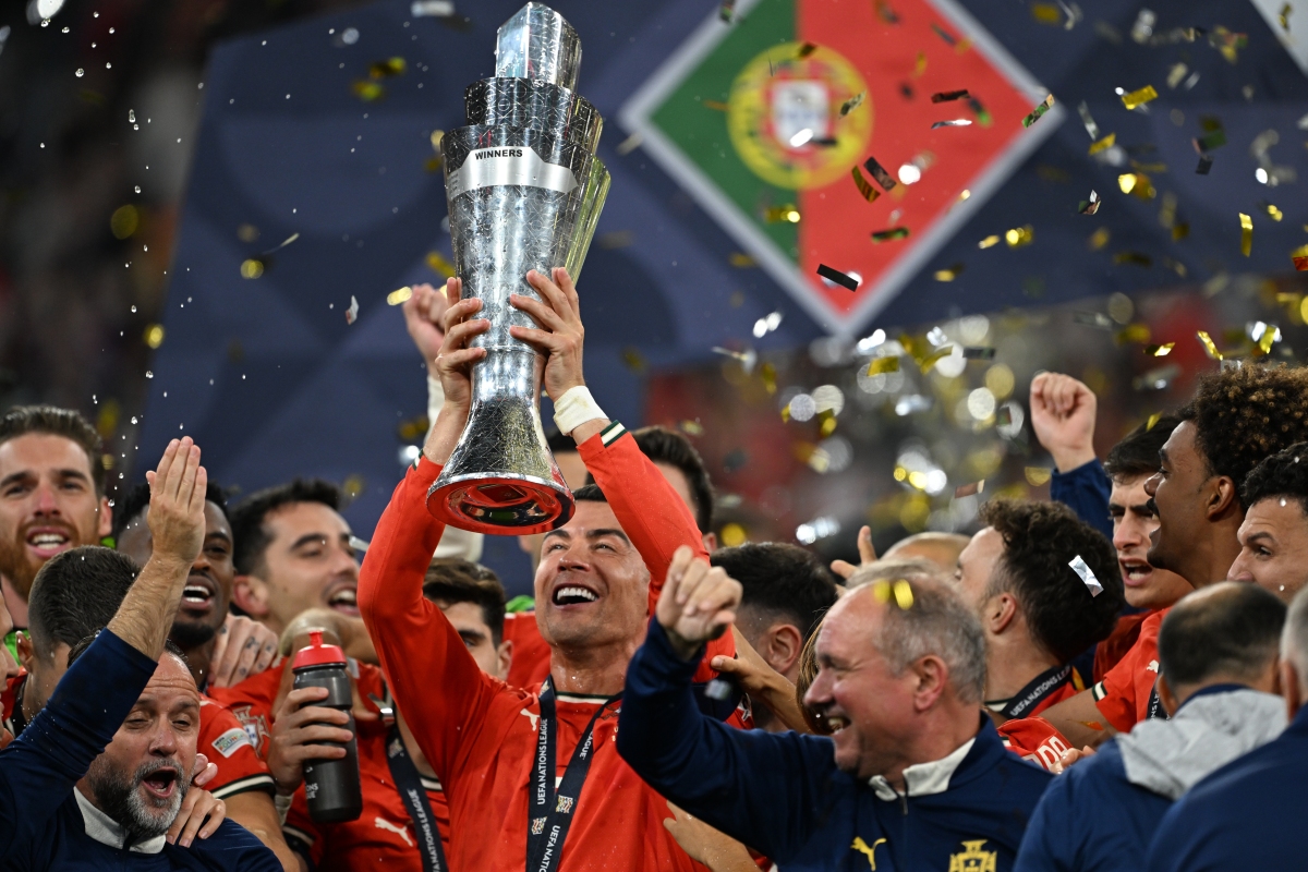 葡萄牙鏖战曼联，姆巴佩点燃赛场