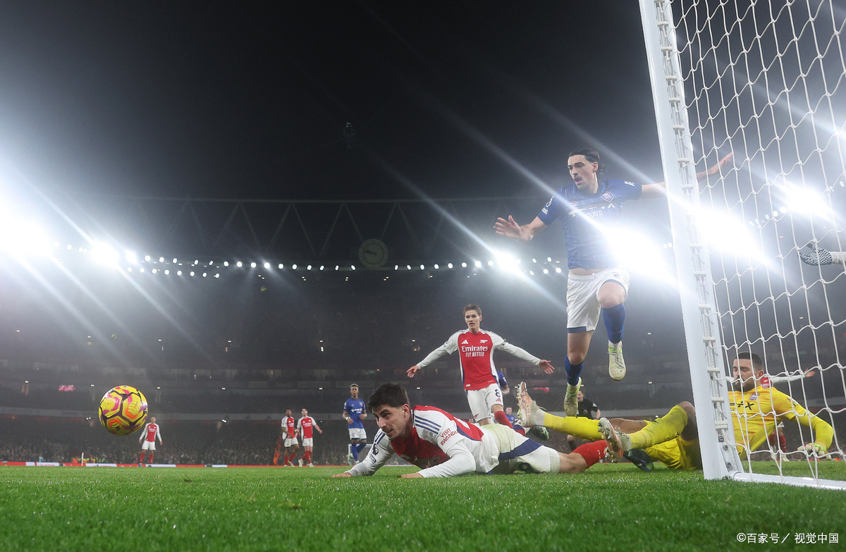 开云体育入口-足球赛场上的精彩瞬间，让人心跳不已