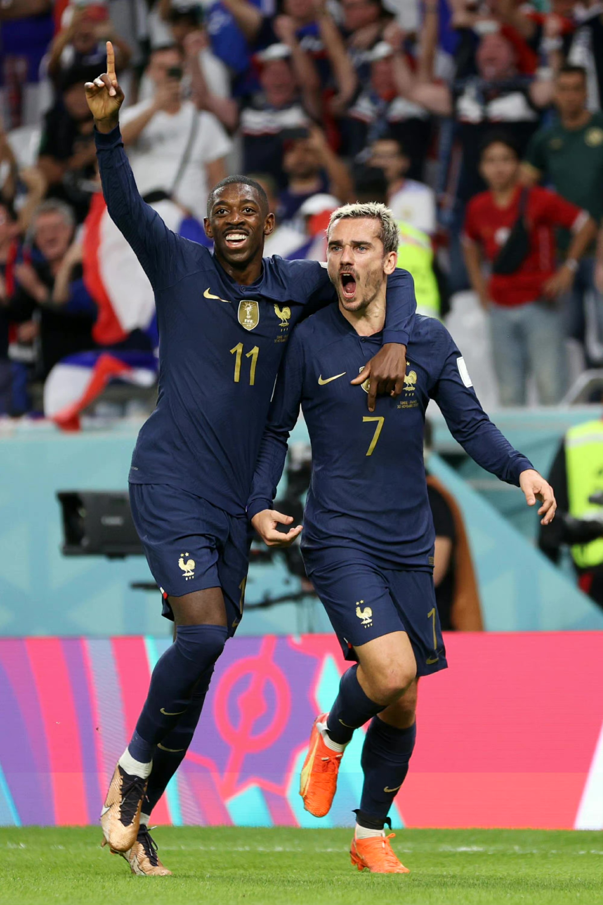 里尔队大胜成为法国联赛领头羊 里尔队大胜成为法国联赛领头羊