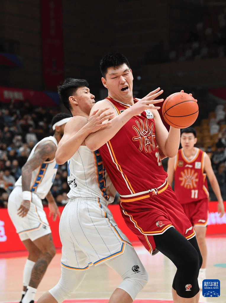 山东男篮全力击败北京队,实现逆袭壮举 山东男篮全力击败北京队,实现逆袭壮举