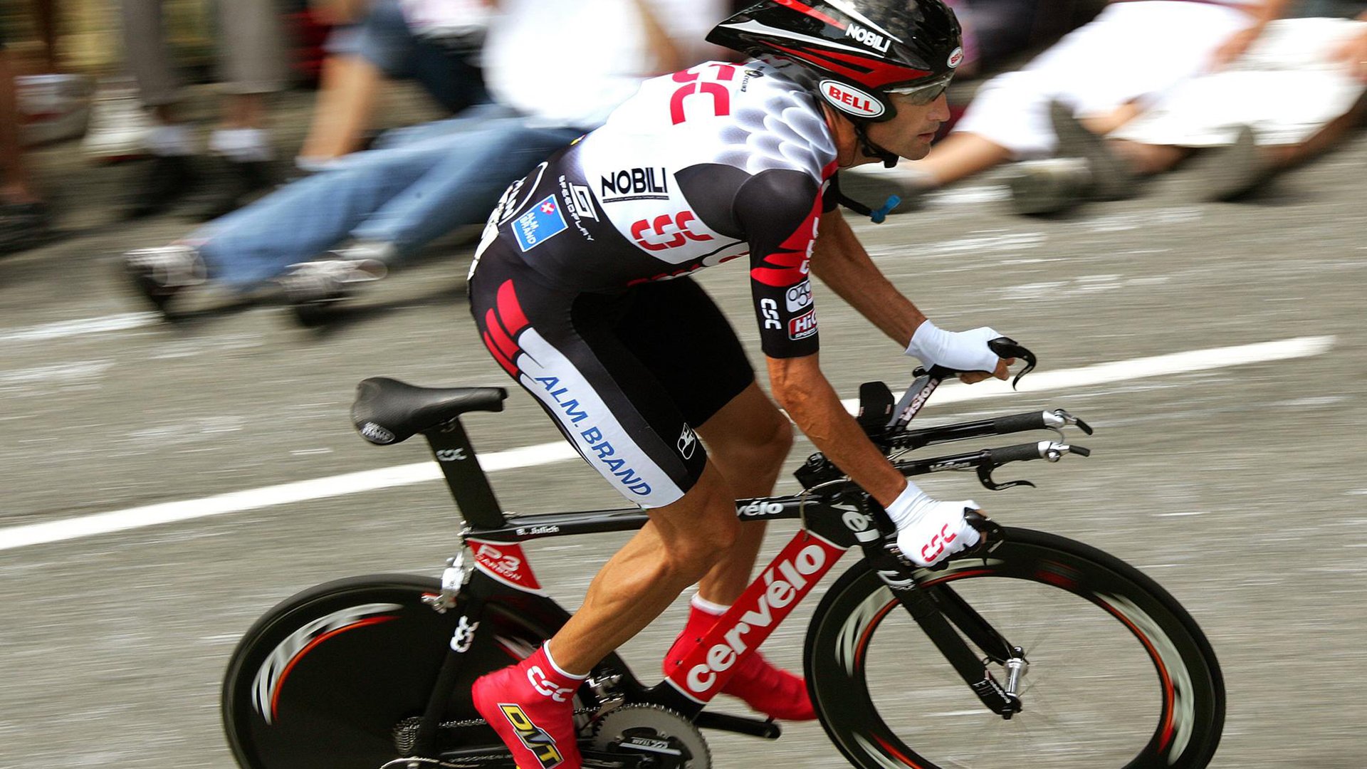 开云官网-奥运周期关键战与曼联突围，双线战场上的焦点对决