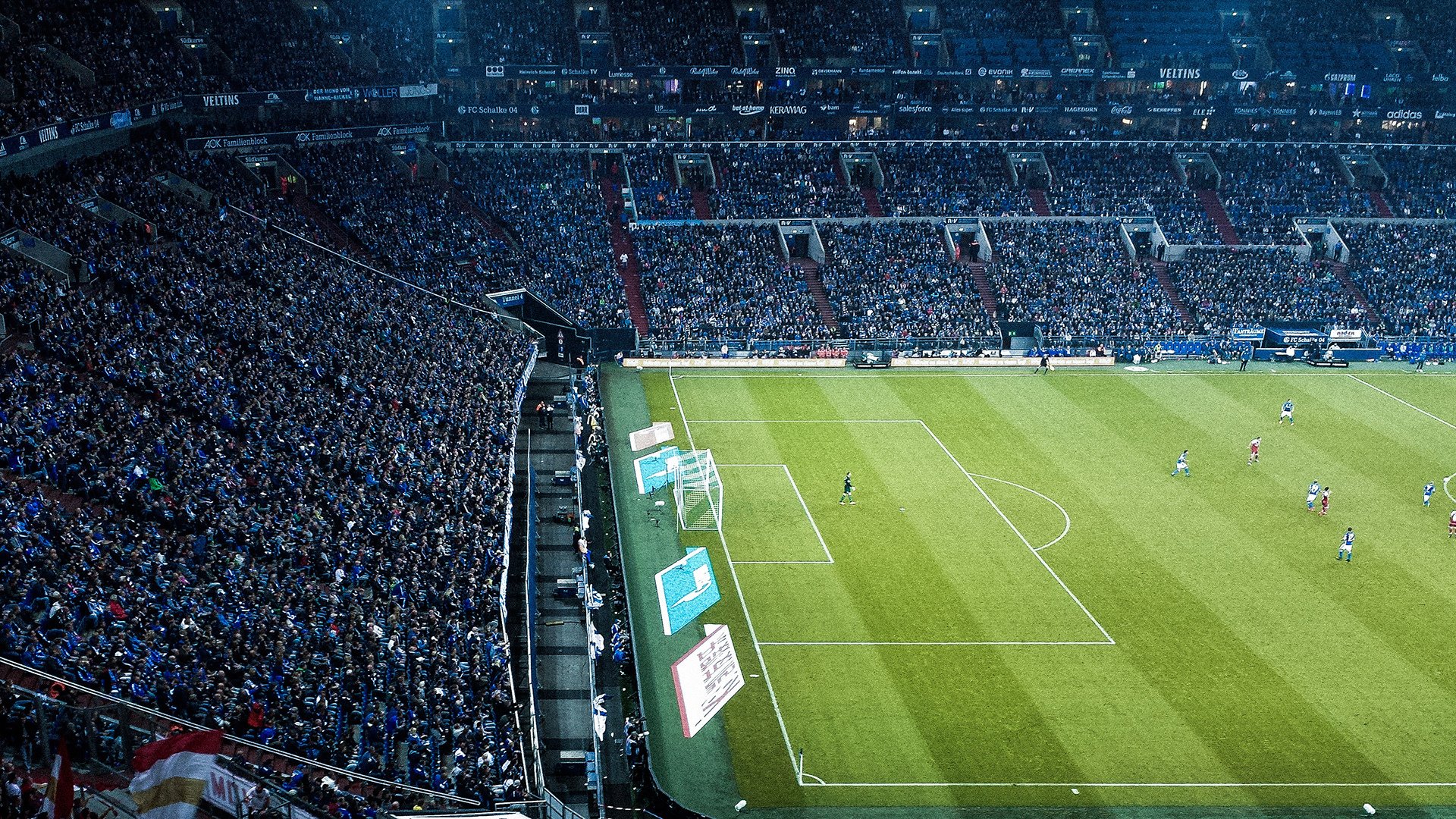 开云体育下载-哈斯车队横扫红牛二队，拉塞尔统治全场，一场颠覆性的胜利